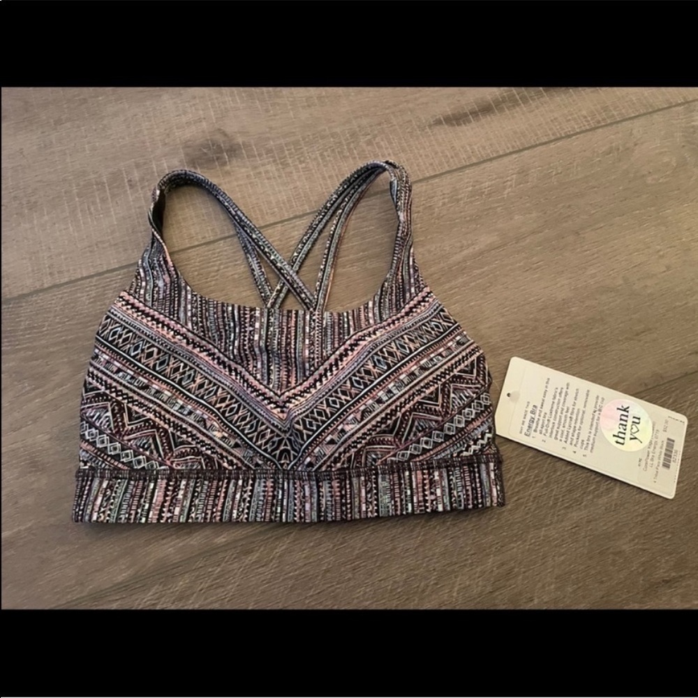 Lululemon Energy Bra in Tribal Pace White Black Size 4